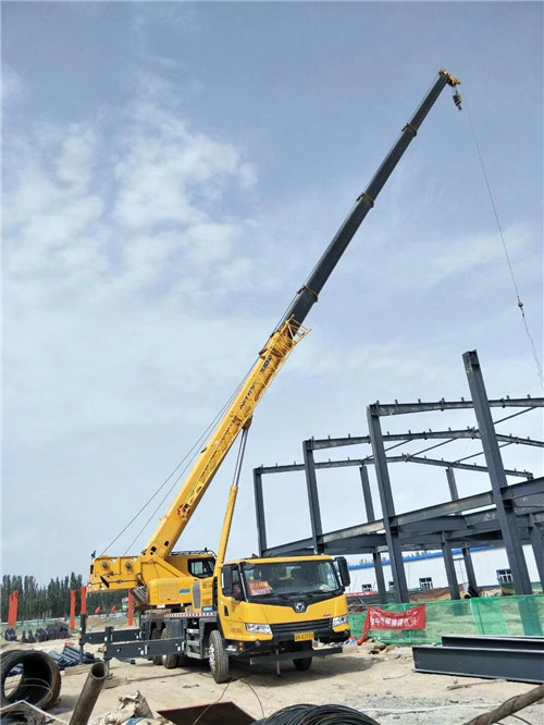 酉阳超高层建筑钢结构吊装案例